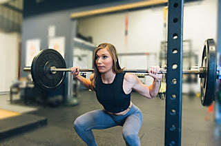【デクラインバーベルベンチプレス女性編】バストのボリュームを上げるウエイトトレーニング