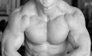 【リバースグリップダンベルプレス】大胸筋上部を鍛えるための筋トレ方法